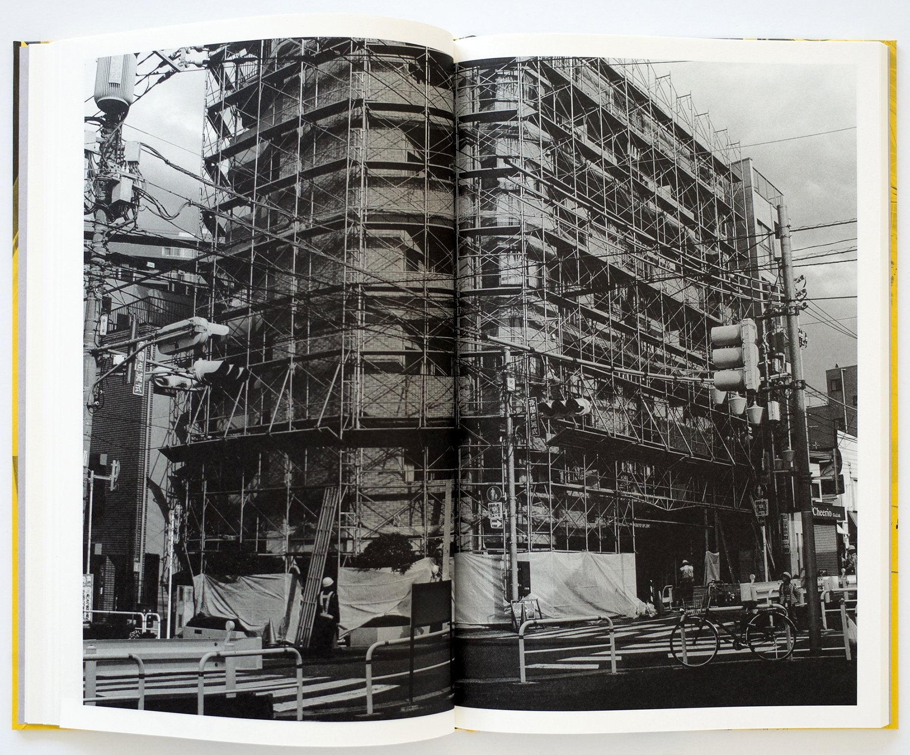 CONCRETE OCTOPUS<br>Osamu Kanemura